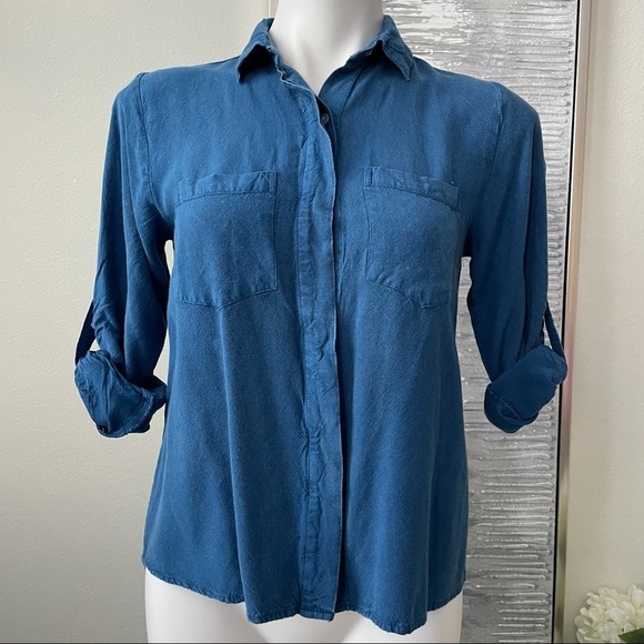 Style Envy Women’s Blue Button Down Shirt Size M - Picture 1 of 10